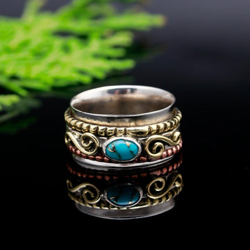 Ocean Elegance: Designer Oyster Turquoise Spinner Ring